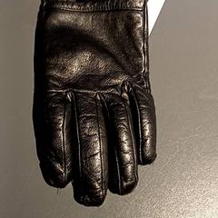 Handske, rapporterat av IKEA Orléans - Ardon med iLost