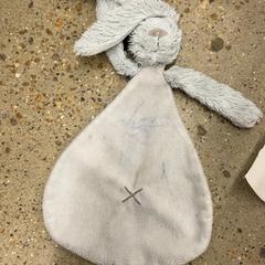 Hat Knuffel konijn, as reported by IKEA Utrecht using iLost