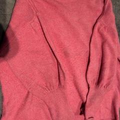 Pulóver roze, amint azt Van der Valk Hotel Haarlem az iLost segítségével jelentette.