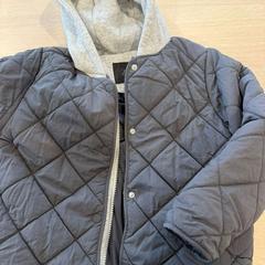 Jacke, gemeldet von Van Heugten Tours über iLost