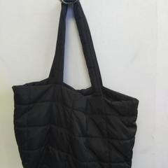 Tas, zgłoszono przez Hermes Eindhoven przy użyciu iLost