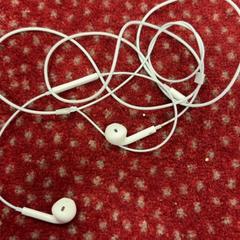 Entzungailuak, gisa salatu by Pathé Amsterdam Noord iLost erabiliz