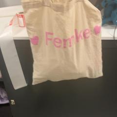 حقيبة حمل، كما تم الإبلاغ عنه بواسطة Pathé Ypenburg عبر iLost