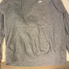 스웨터 Nike, iLost를 사용하여 Artis에 보고됨