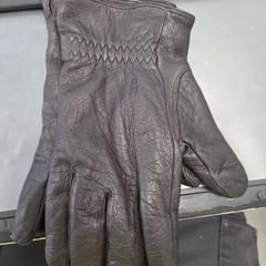 Skinnhanske, amint azt IKEA Åsane az iLost segítségével jelentette.