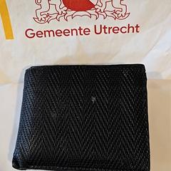 Cartera Fkadu Senai, segons ha informat Gemeente Utrecht mitjançant iLost