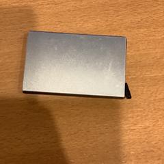 İLost kullanarak Gemeente Amsterdam - Bureau Gevonden Voorwerpen tarafından bildirildiği gibi Kart sahibi Ouedraogo