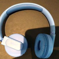 Auriculares Blue, segundo informou Van der Valk Hotel Amsterdam Zuidas usando iLost