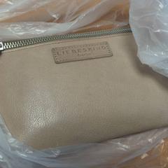 Poltsa, gisa salatu by Carlton Beach Hotel iLost erabiliz