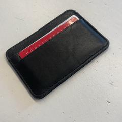 Portemonnee Hardy، كما تم الإبلاغ عنه بواسطة GVB عبر iLost