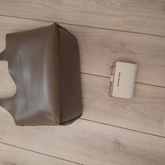 beige tas met portmonee, as reported to iLost