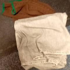 Diverse kleding がiLostで Mövenpick Hotel Amsterdam City Centre によって報告されました