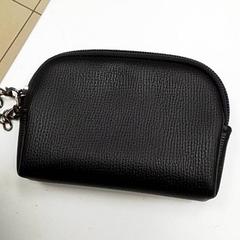 Peňaženka Ouchene, ako bolo nahlásené ilévia pomocou iLost