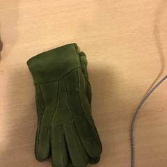 Luvas, como reportado por U-OV Utrecht utilizando o iLost