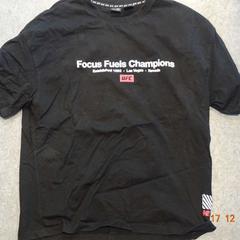 Košile UFC, jak nahlášeno Gemeente Leopoldsburg pomocí iLost