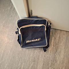 バッグ Iberia がiLostで Centraal magazijn によって報告されました