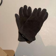 Gants Zwart, a été signalé par Van der Valk Hotel Deventer utilisant iLost