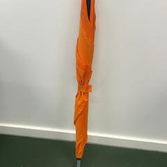 Deštník Oranje rechthoekig handvat, jak nahlášeno Universiteitsbibliotheek Universiteitskwartier pomocí iLost