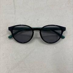 Gafas de sol 黒　グリーン, segundo informou IKEA新宿 usando iLost