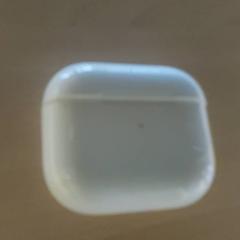 Elektronikk - oortjes case, som rapportert av Regio Antwerpen - Brussel ved bruk av iLost