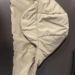 Kleidung Kapuze, gemeldet von MEININGER Hotel Dresden Zentrum über iLost