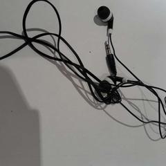 Headphones noirs, as reported by TCL using iLost