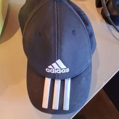 Keps Zwart Adidas, rapporterat av Familiepark Drievliet med iLost