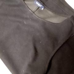 Camicia Black, come riportato da Mövenpick Hotel Amsterdam City Centre utilizzando iLost