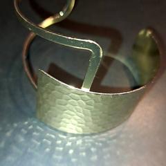 Pulseira, segundo informou TivoliVredenburg usando iLost