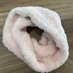 Kabelka na krk ROSE, jak nahlášeno CARS HANGARD pomocí iLost