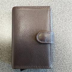 Carteira - Nieuwendijk, como reportado por Centraal magazijn utilizando o iLost