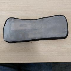 Grijs mapje (30 cm) met rits, as reported by Connexxion Amstelland-Meerlanden Schiphol Noord using iLost