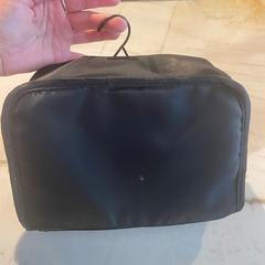 Necesser toiletbag black, segons ha informat Conscious Hotel Museum Square mitjançant iLost