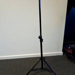 自撮り棒 Zwart がiLostで Keukenhof によって報告されました