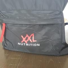 zwarte rugzak, som rapportert til iLost