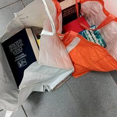 Bøker & Vesker, som rapportert av RRReis Trein Amersfoort / Ede-Wageningen ved bruk av iLost