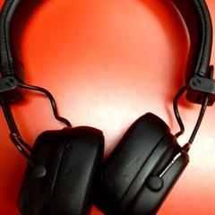 Słuchawki, zgłoszono przez UvA REC przy użyciu iLost