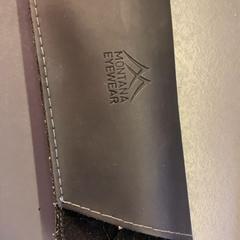 Bicchieri, come riportato da Eindhoven Airport utilizzando iLost