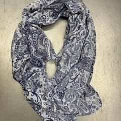 Šál grå blandad, ako bolo nahlásené IKEA Linköping pomocou iLost