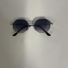 Shades, amint azt Silver Sands Beach az iLost segítségével jelentette.