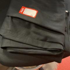 Broek panta, zoals gemeld door MEININGER Hotel Bordeaux Gare Saint-Jean met iLost