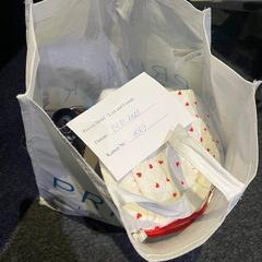 Bag primark met van alles, as reported by Haven Hotel Rotterdam using iLost