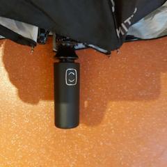 Ombrello pieghevole noir, come riportato da TCL utilizzando iLost