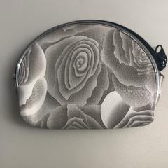 المحفظة، كما تم الإبلاغ عنه بواسطة IKEA Groningen عبر iLost