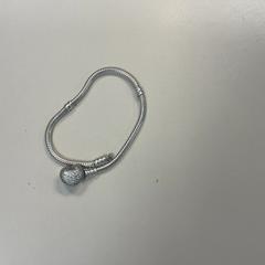 Armband, zoals gemeld door Movie Park Germany met iLost