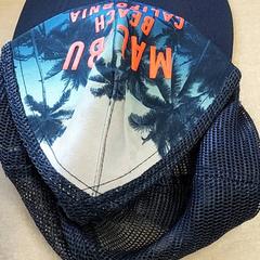 Kleding - Petje Blauw, ha sido reportado por Centraal magazijn con iLost