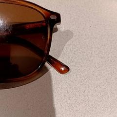 Solbriller, som rapportert av De Efteling ved bruk av iLost