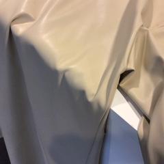 Kabát Beige jas, amint azt Gemeente Veenendaal az iLost segítségével jelentette.