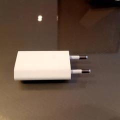 Adaptador Apple oplader, segundo informou Van der Valk Hotel Sneek usando iLost