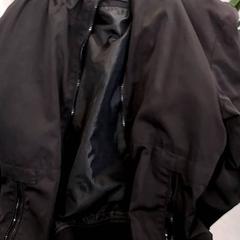 Jacket Zwart, as reported by Arriva Infoshop Enschede using iLost